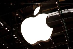 Apple’s Foray into AI: Ensuring Privacy with Blockchain-Inspired Techniques