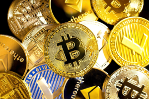 Bitcoin Market Faces Turbulence: Experts Weigh In on Recent Developments