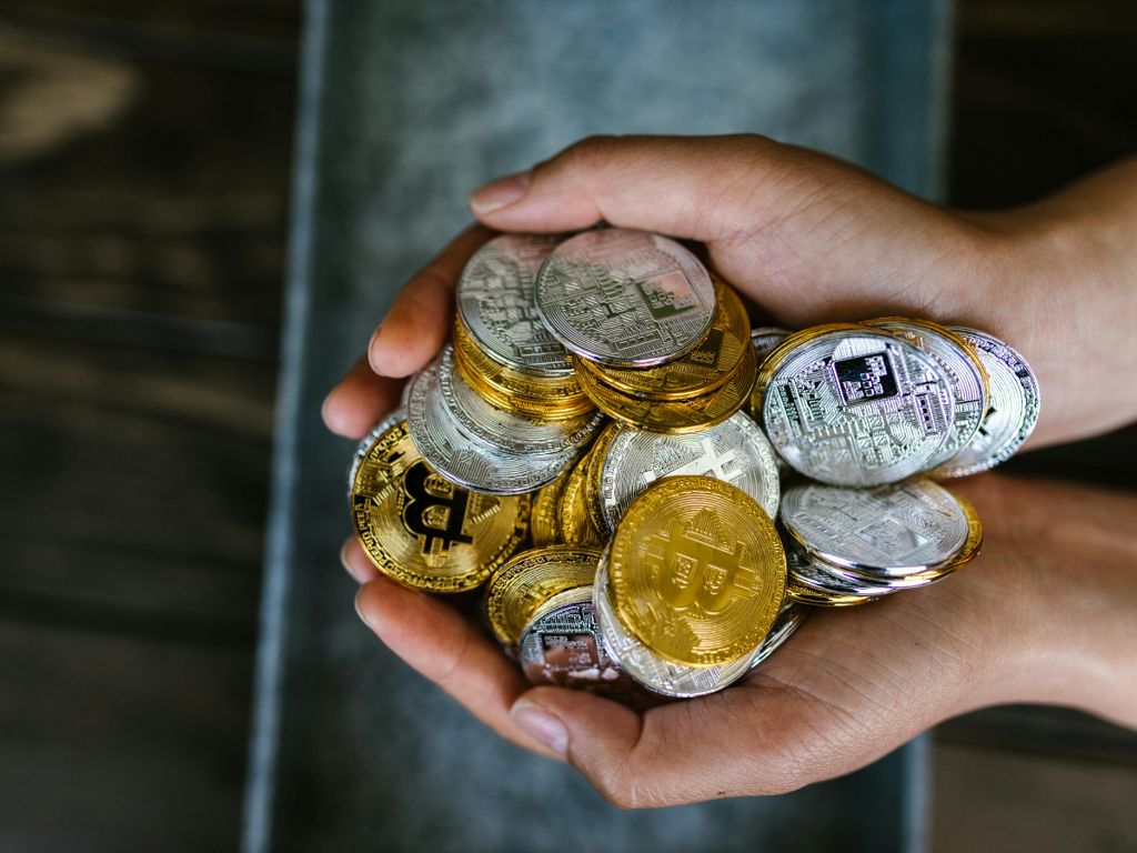 Top 11 Safe Gold-Backed Coins